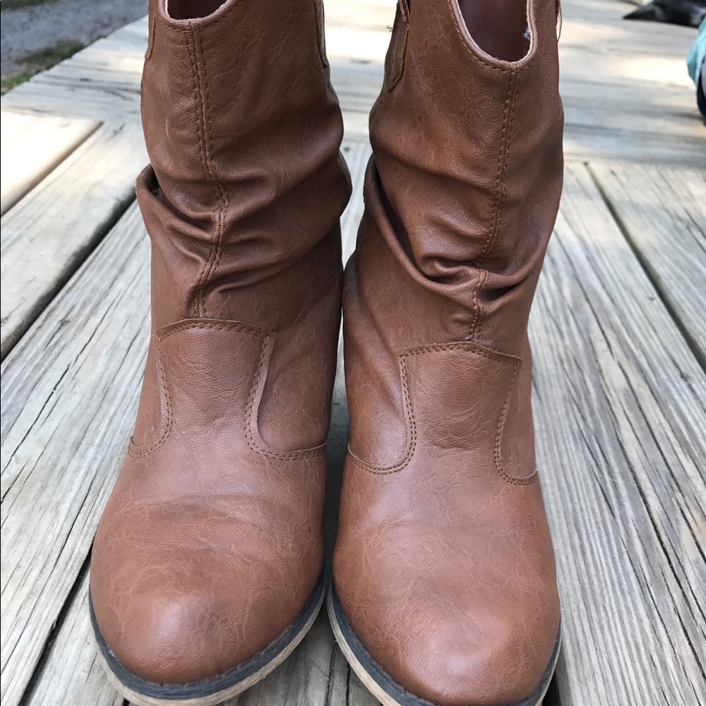 Brown boots - Picture 3 of 6