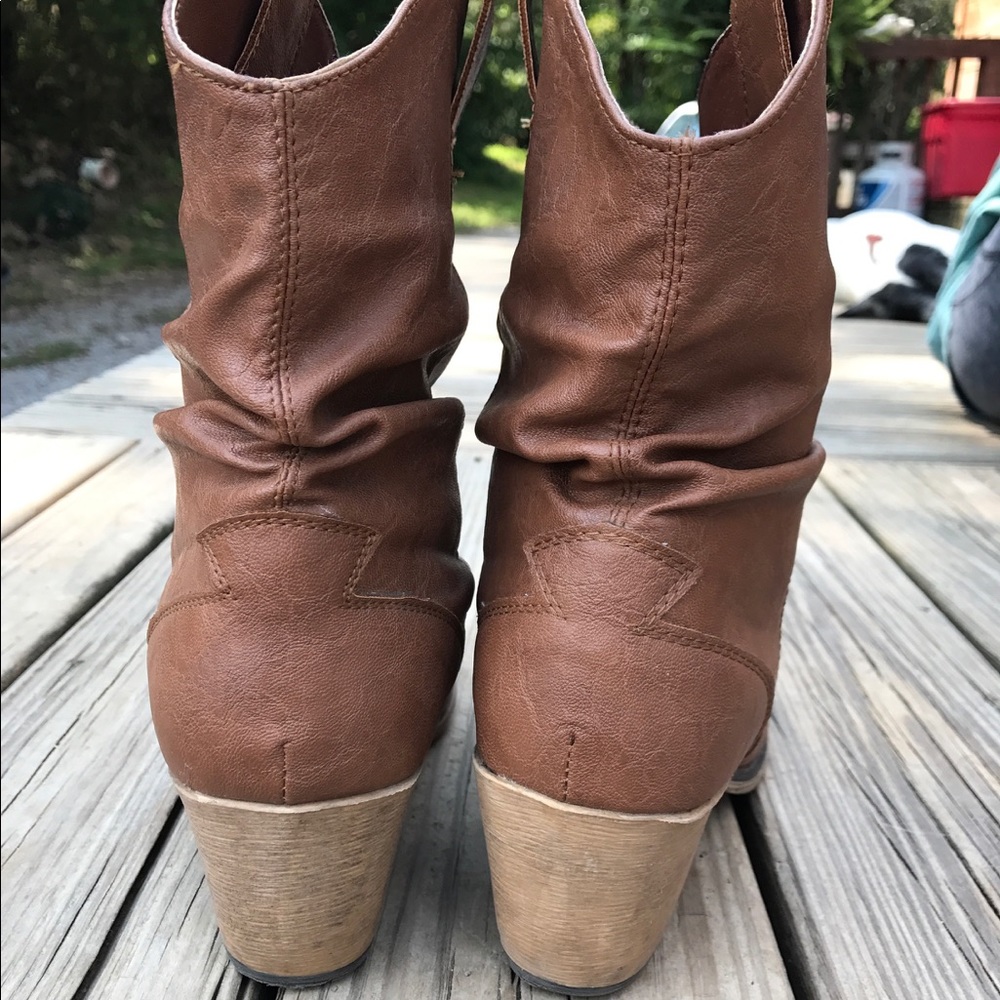 Brown boots - Picture 4 of 6