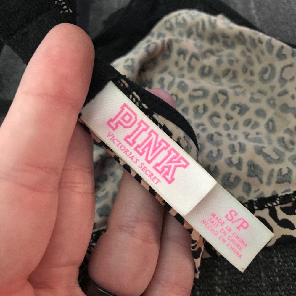 VS PINK - Picture 4 of 4