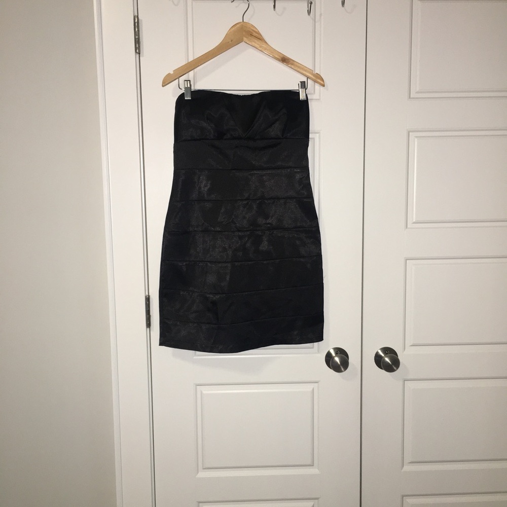 Like New Forever21 Black Satin Strapless Dress L