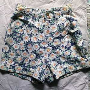 Vntg Daisy Denim Shorts