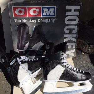 CCM Powerline 120 Men's Hockey Skates