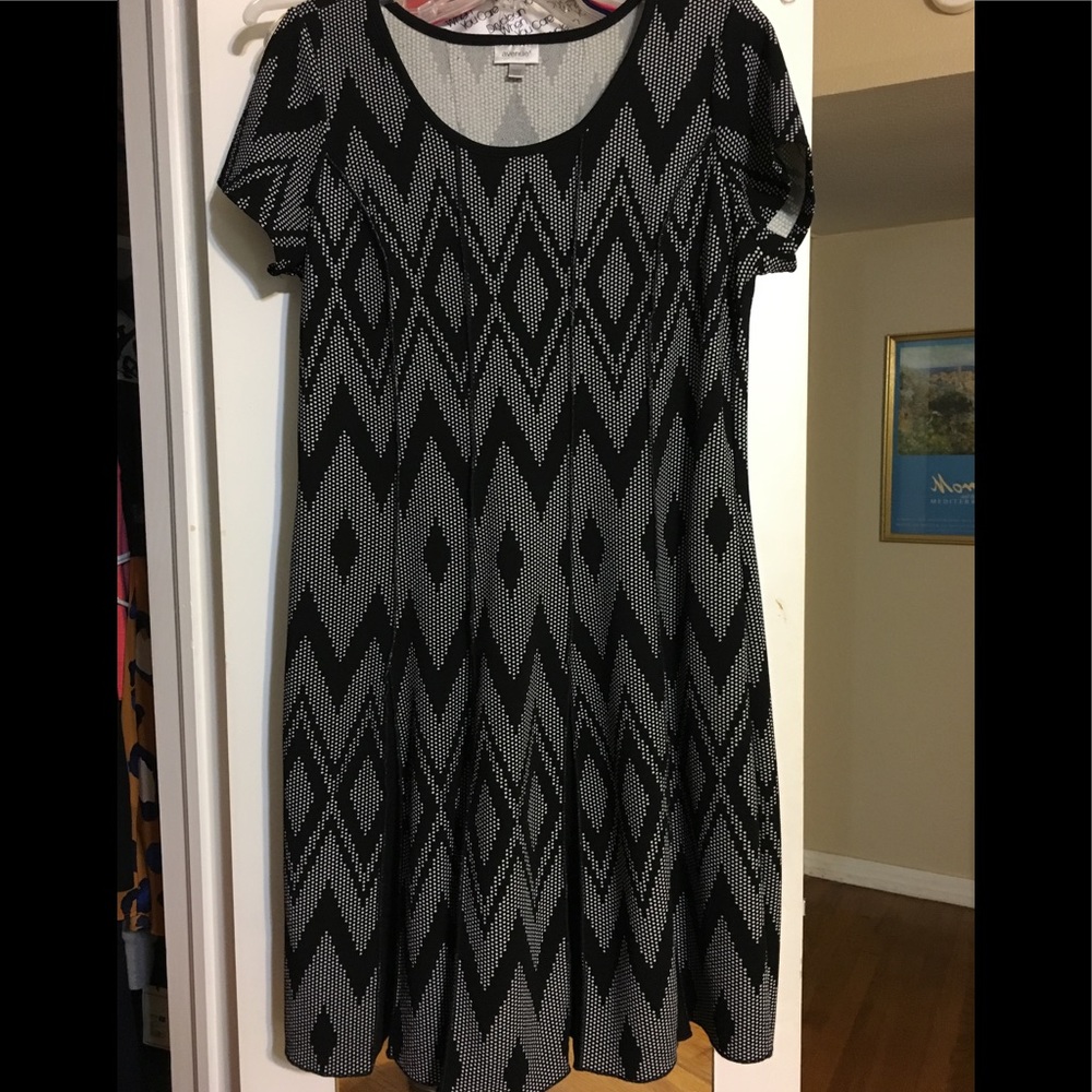 Avenue Black and White Dress