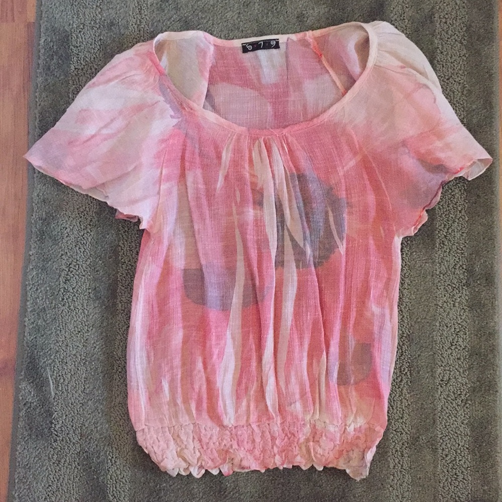 Loose fitting flower tee shirt from 5•7•9