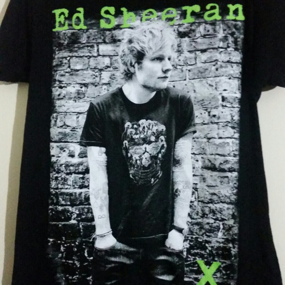 Ed Sheeran XS tshirt