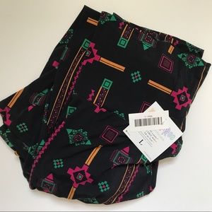 🦄Lularoe Aztec Black Maxi skirt!! Size L