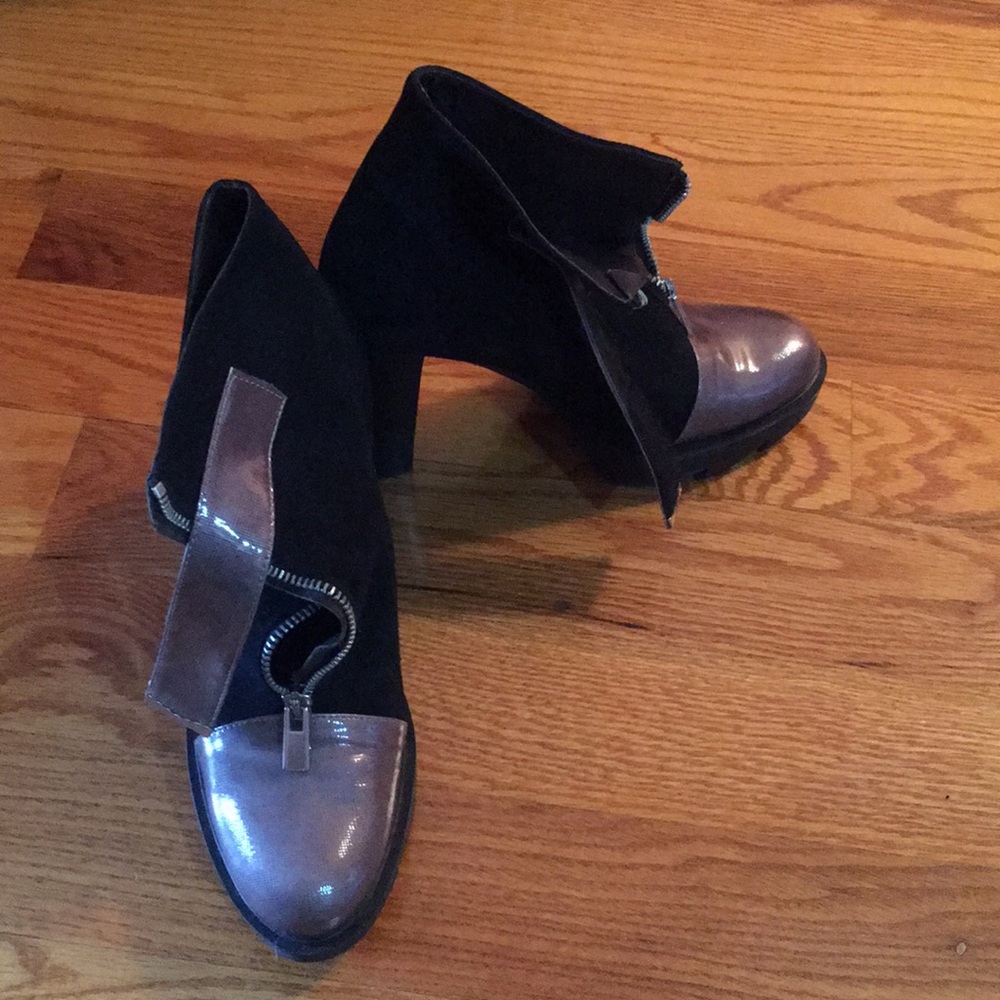 Isabelle booties in sz 39