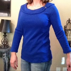 Never worn. Nice silver accent on the collar.