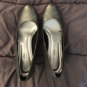 Comfort Plus Predictions silver black heels