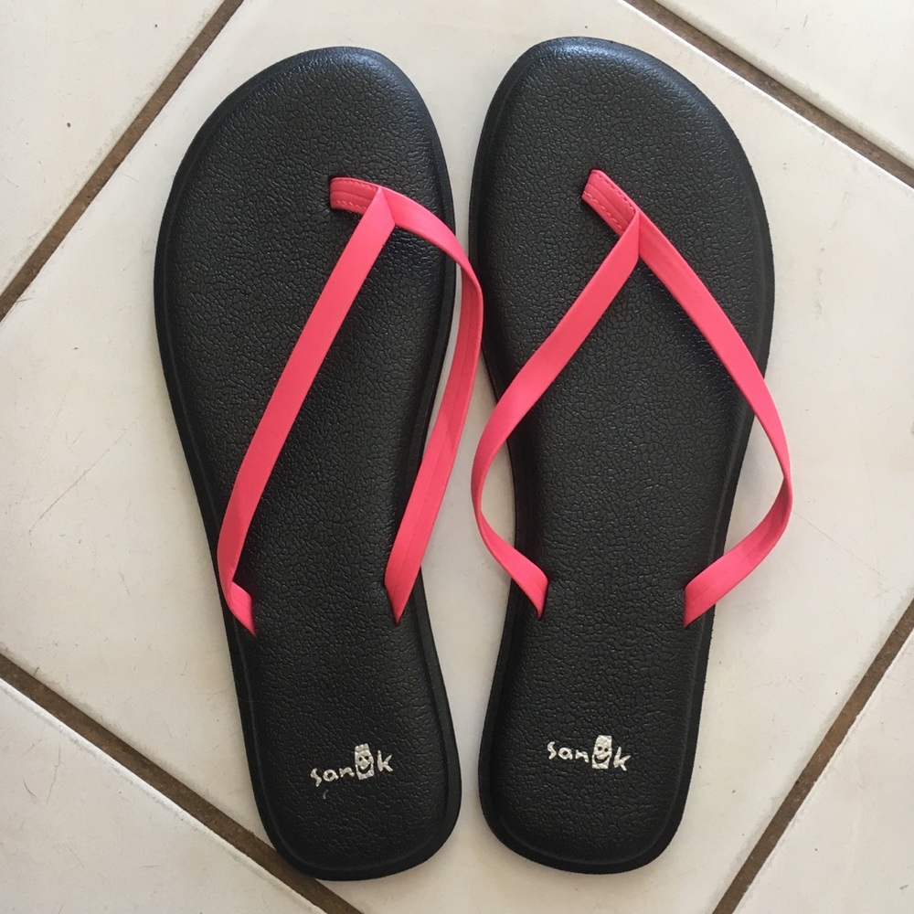 Brand new Sanuk Yoga Mat Sandals