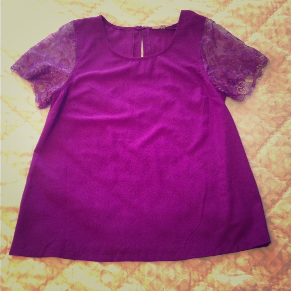 Lace sleeve top