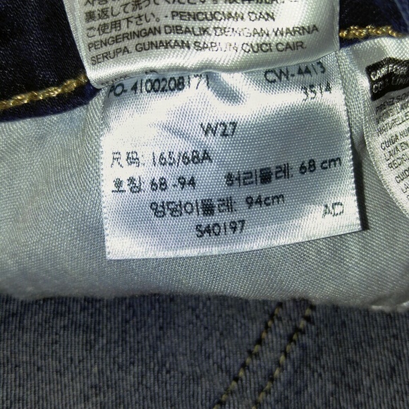 Levis Dark Denim Size 27 Low Rise Short Shorts - Picture 4 of 4