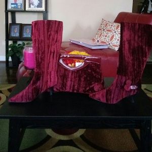 Boots w macthing handbag