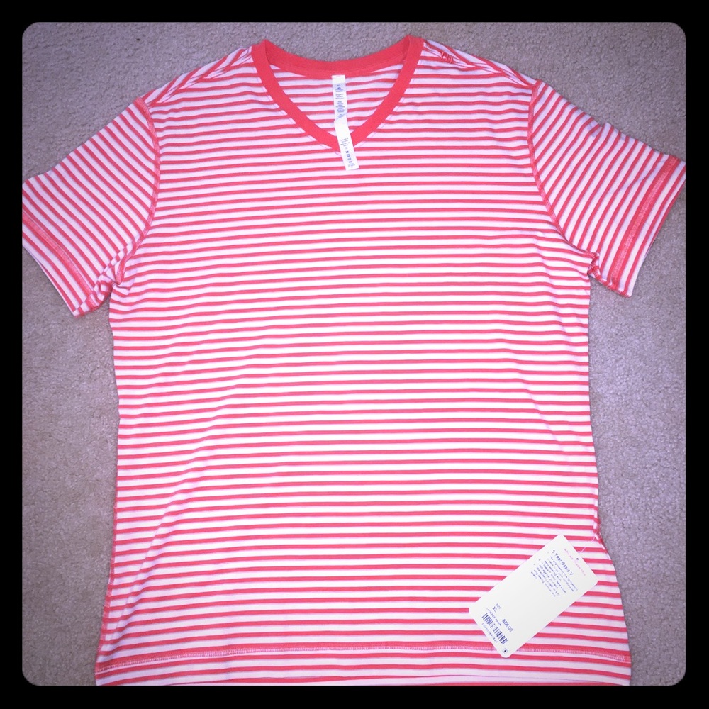 Lululemon 5 year basic V neck tee!
