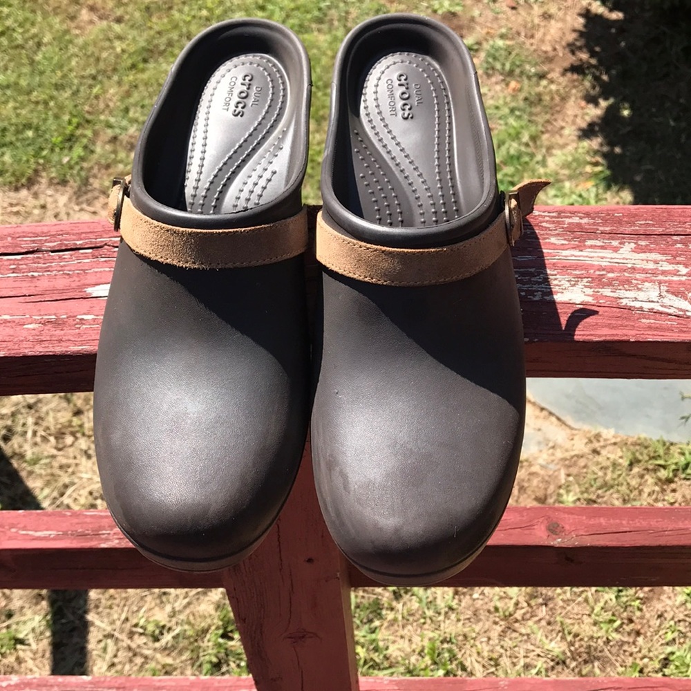 CROCS clogs