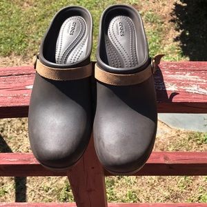 CROCS clogs