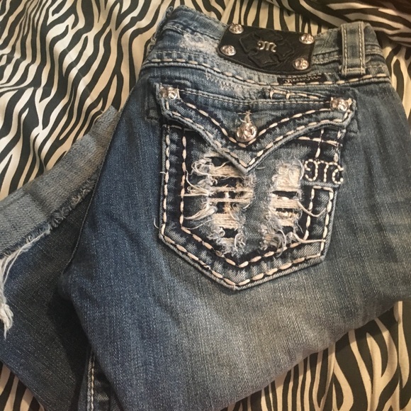 Miss Me Pants - Miss Me distressed Bermuda