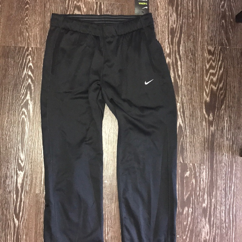 Black Nike sweat pants NWT Sz woman's small!