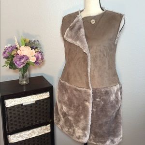 Renee Suede Faux Fur Sleeveless Snap Button Coat