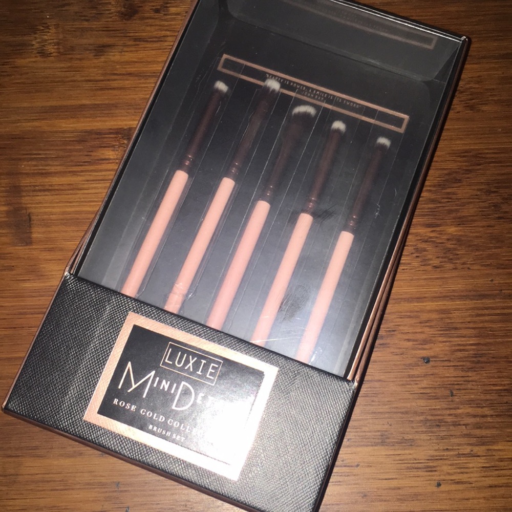 Luxie mini detail eye brush set; rose gold