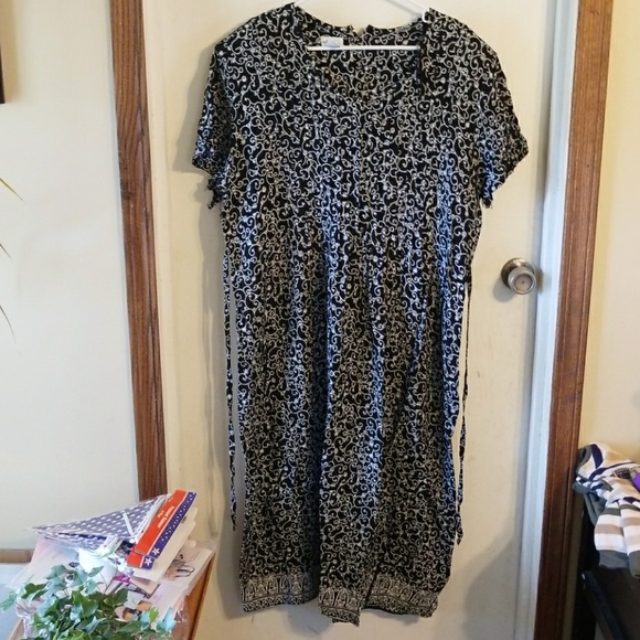 Dress - Picture 1 of 4