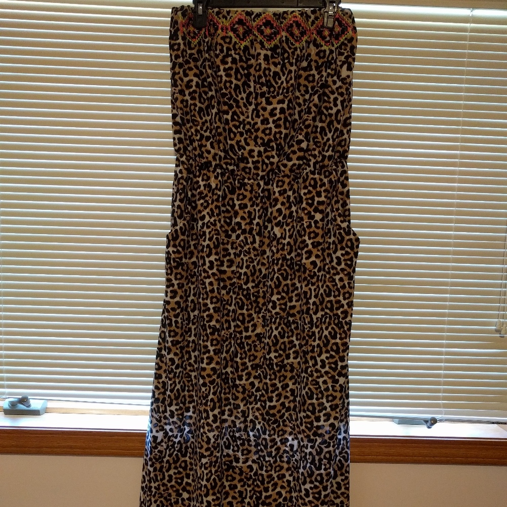Leopard Print Maxi Dress - With pockets!