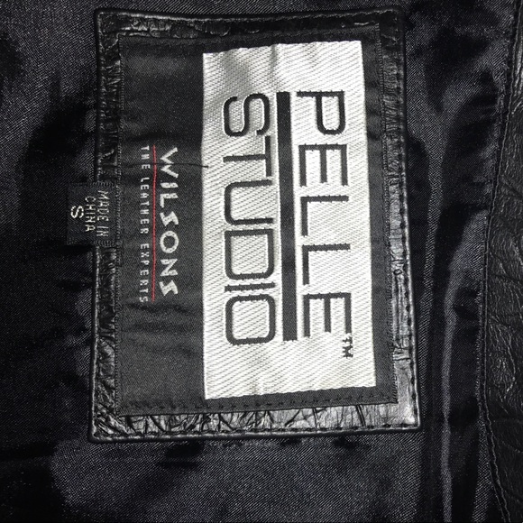 Wilson's leather (Genuine Leather).