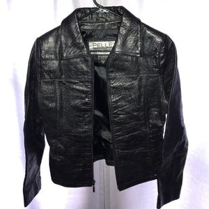 Wilson's leather (Genuine Leather).