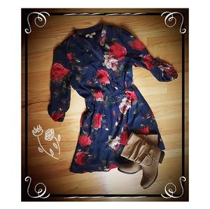 Cute Floral 🌹🌺 Dress 👗 Sz M