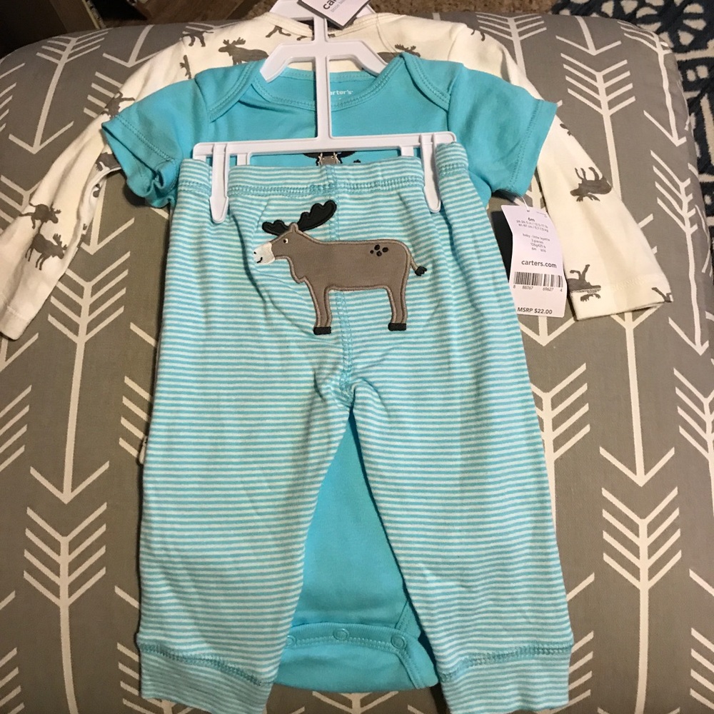 *** SOLD ***Moose little boys 3 piece carter set