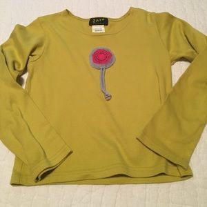 Zara adorable shirt with amazing flower detail.