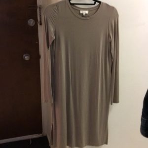 LIKE NEW aritzia babaton tunic