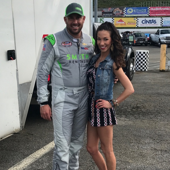 Meet your Posher! - Picture 2 of 4