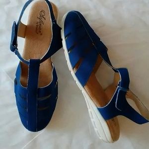 Sofwear by Beacon Sandals Sz 9.5M