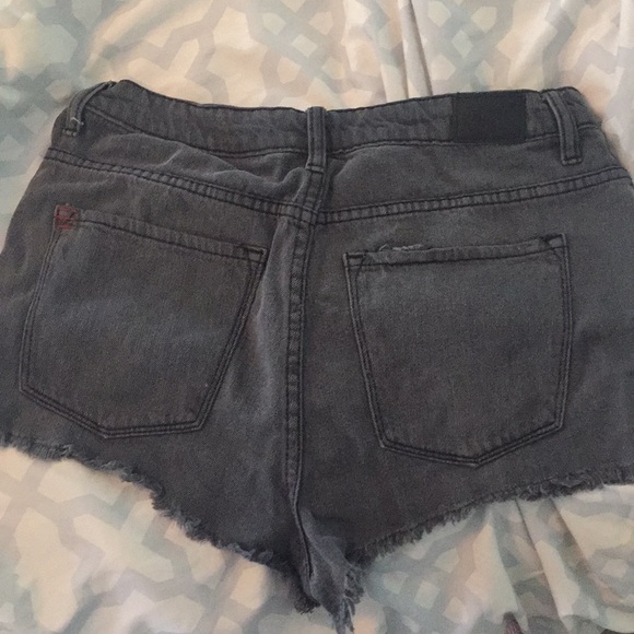 Gently worn Urban Outfitters shorts - Picture 2 of 2