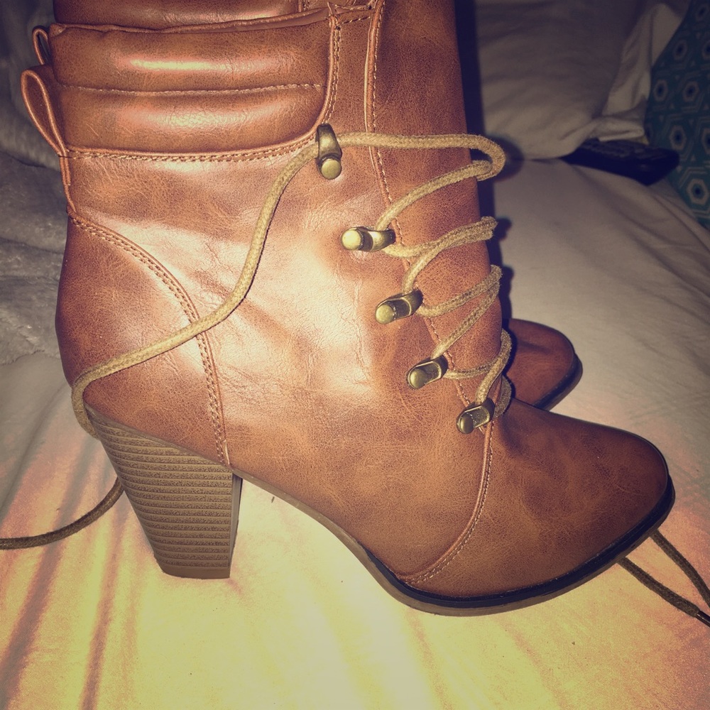 Tan Heeled Lace Up Boots