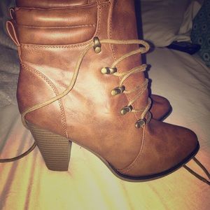 Tan Heeled Lace Up Boots