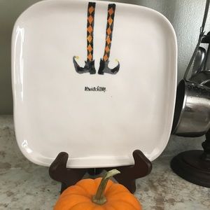 Rae dunn Halloween plate