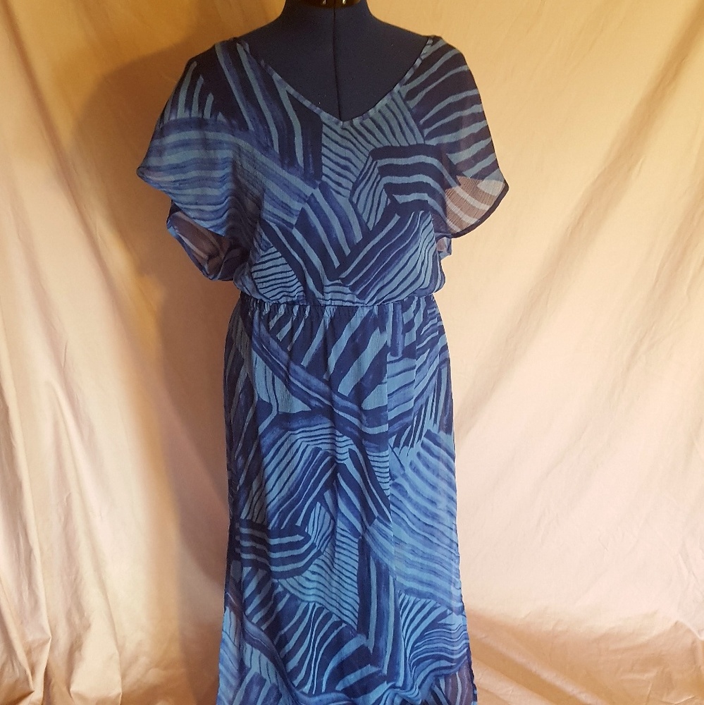 Blue tropical pattern chiffon dress.