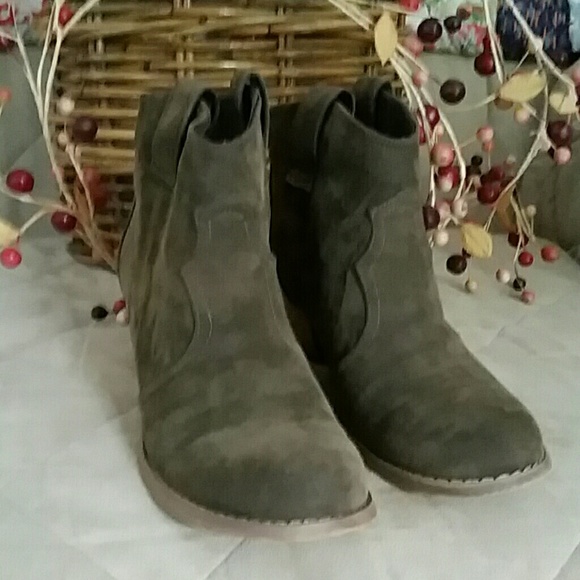 Booties - Picture 2 of 5