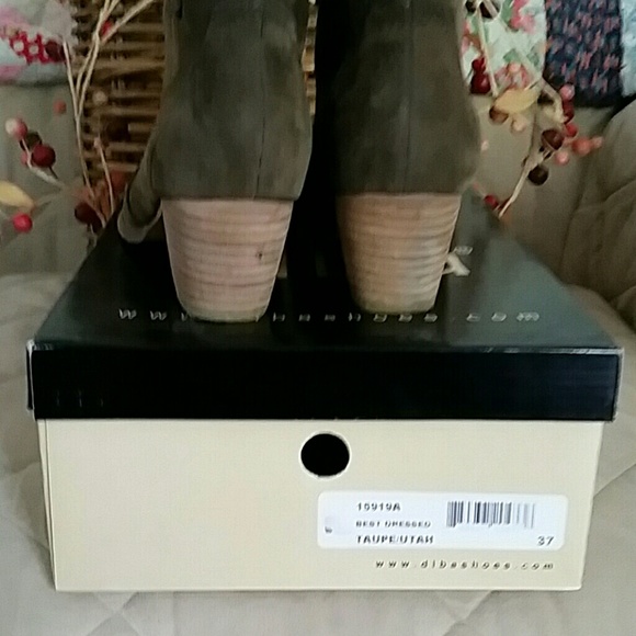 Booties - Picture 4 of 5