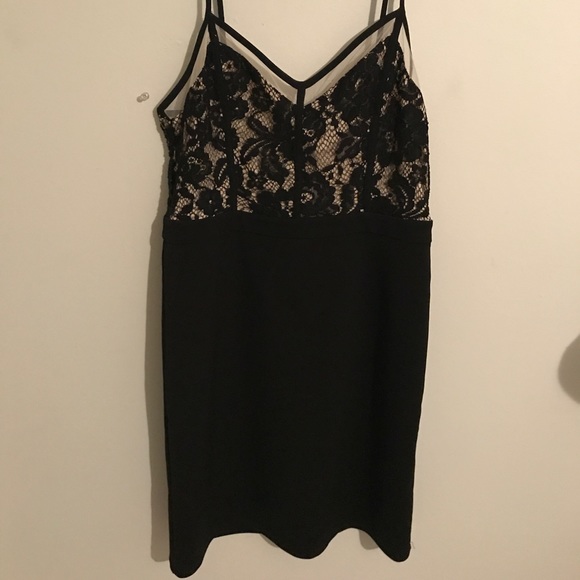 Fitted black mini - Picture 1 of 2