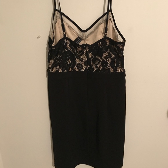 Fitted black mini - Picture 2 of 2