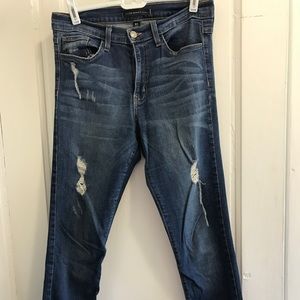 Distressed skinny jeans