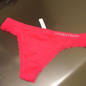 NWT VS Seamless Thong
