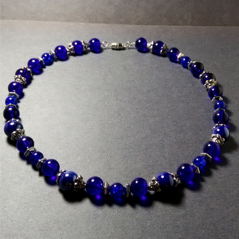 LilisCo Handmade Glass and Metal Necklace