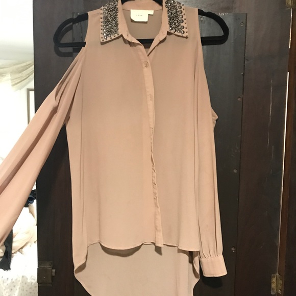 LUSH pale pink open shoulder blouse - Picture 2 of 6