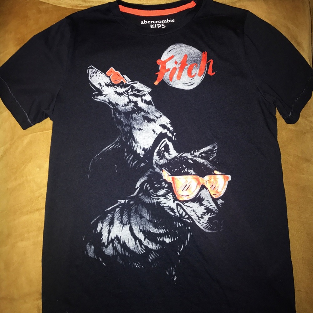 *SOLD* Abercrombie Kids Boy's Wolf T Shirt, 13/14