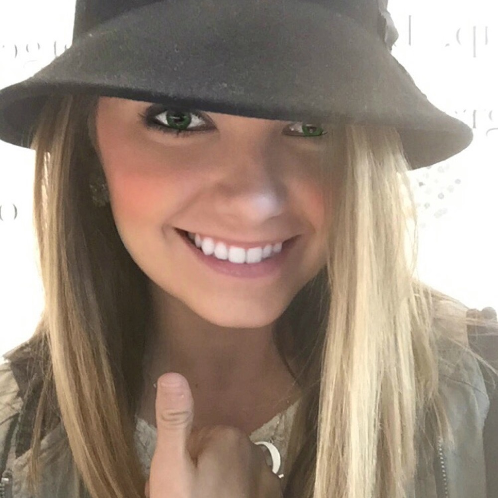 Meet your Posher, Cari