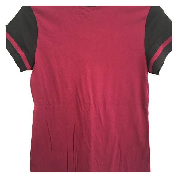 Guess V Neck Boyfriend Tee - Picture 7 of 7